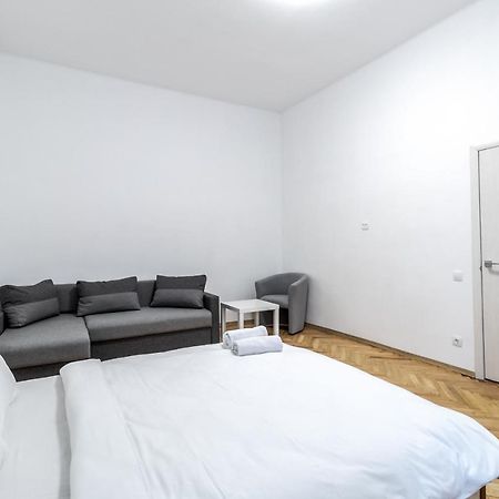 City Shalom Apartment Lviv Exterior photo